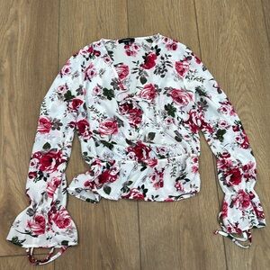♥️ White floral top